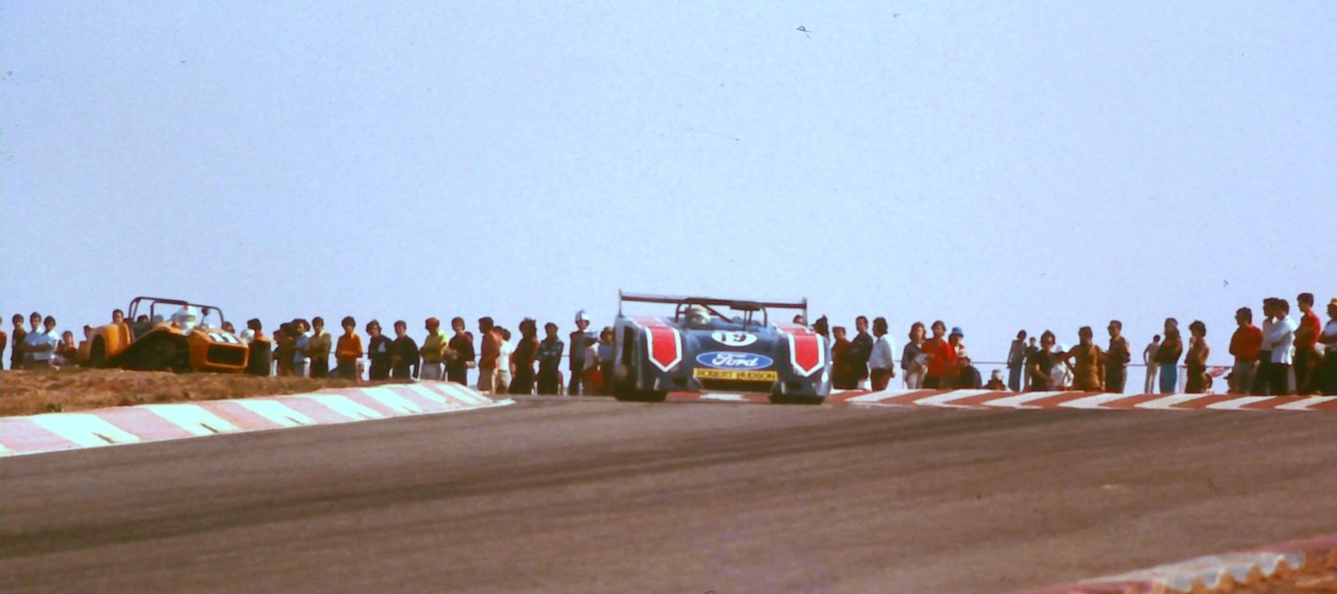 CHEVRON B-23 Ford-Robert Hudson